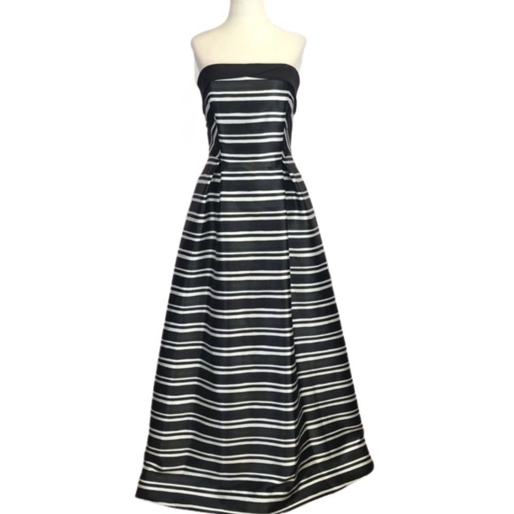 Laundry By Shelli Segal Strapless Long Gown